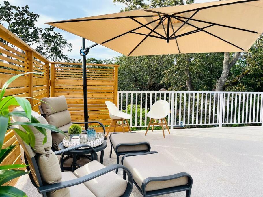 Stylish Cozy One Bedroom Studio With Free Parking Victoria Exteriör bild