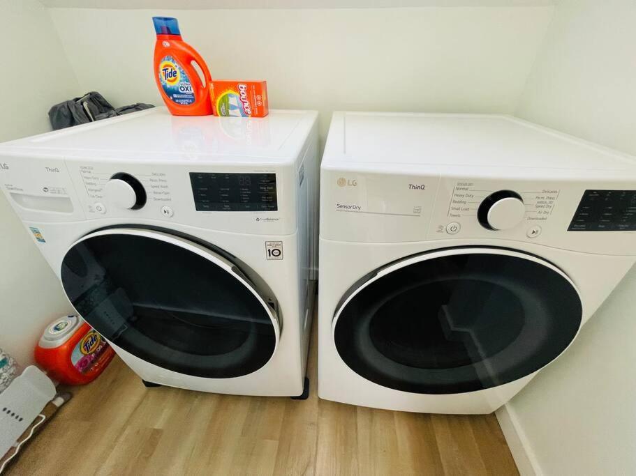 Stylish Cozy One Bedroom Studio With Free Parking Victoria Exteriör bild