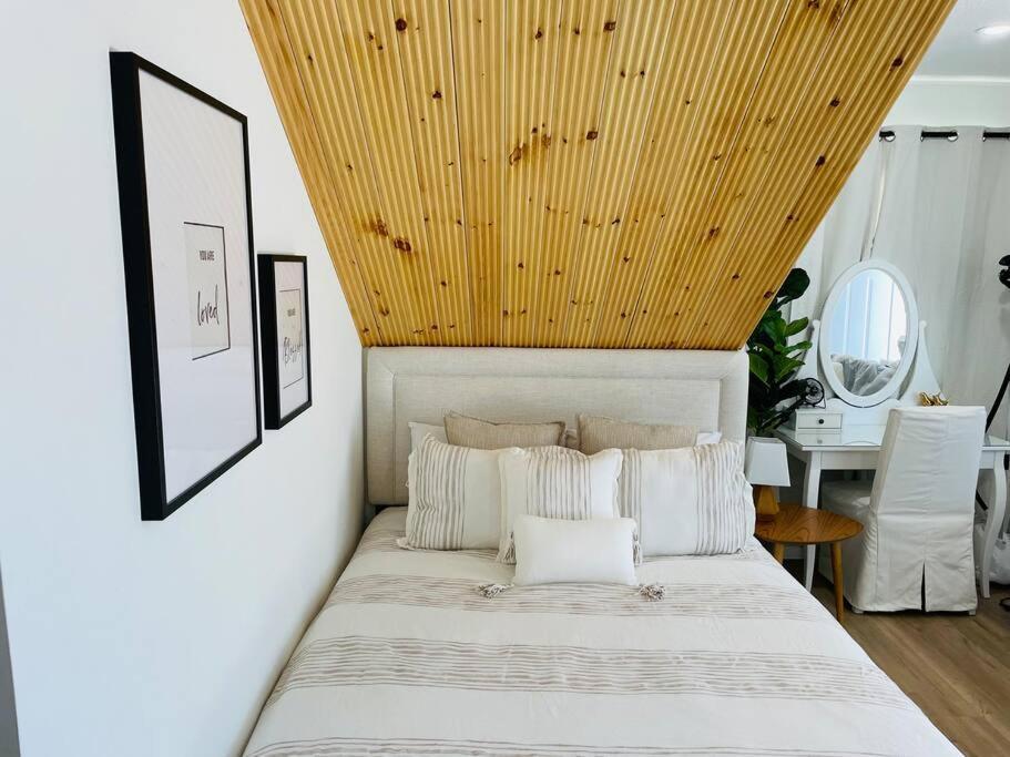 Stylish Cozy One Bedroom Studio With Free Parking Victoria Exteriör bild
